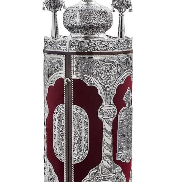 Red Velvet Solomon Pillars