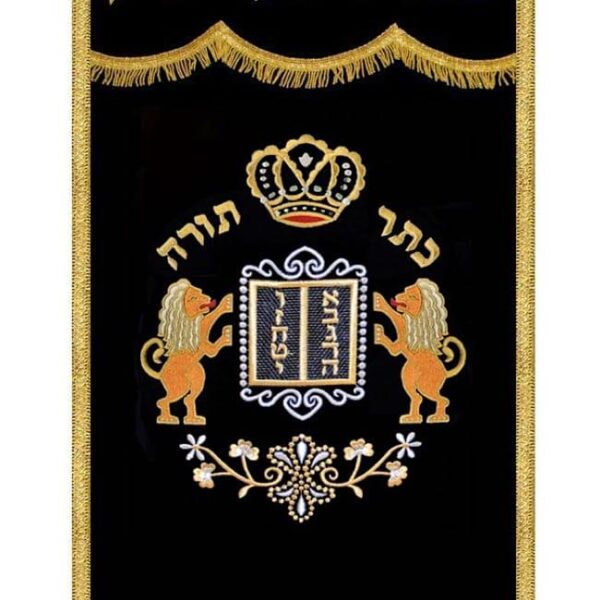 Lions Parochet with the Ten Commandments